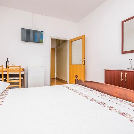 Apartment And Rooms Franka Жаборич Екстериор снимка