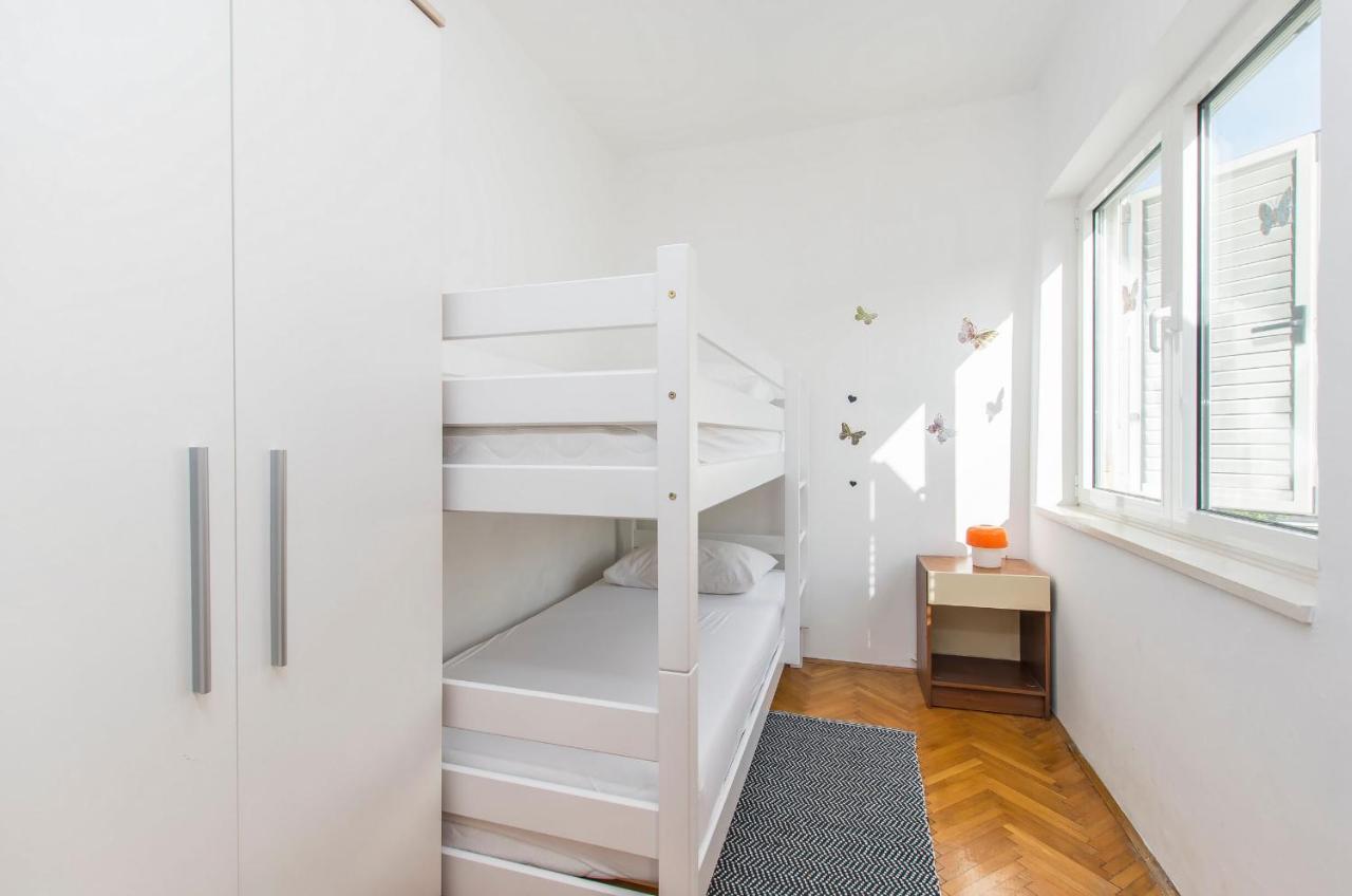 Apartment And Rooms Franka Жаборич Екстериор снимка
