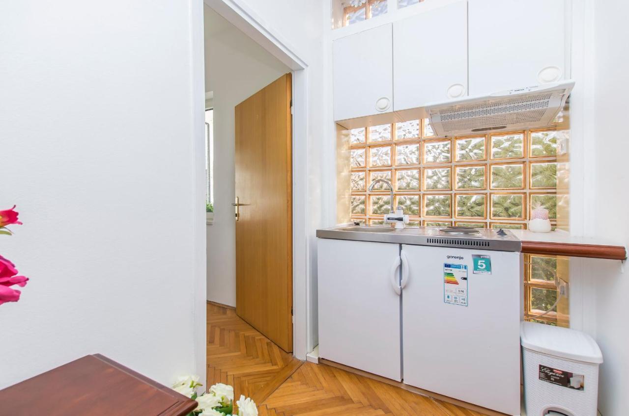 Apartment And Rooms Franka Жаборич Екстериор снимка