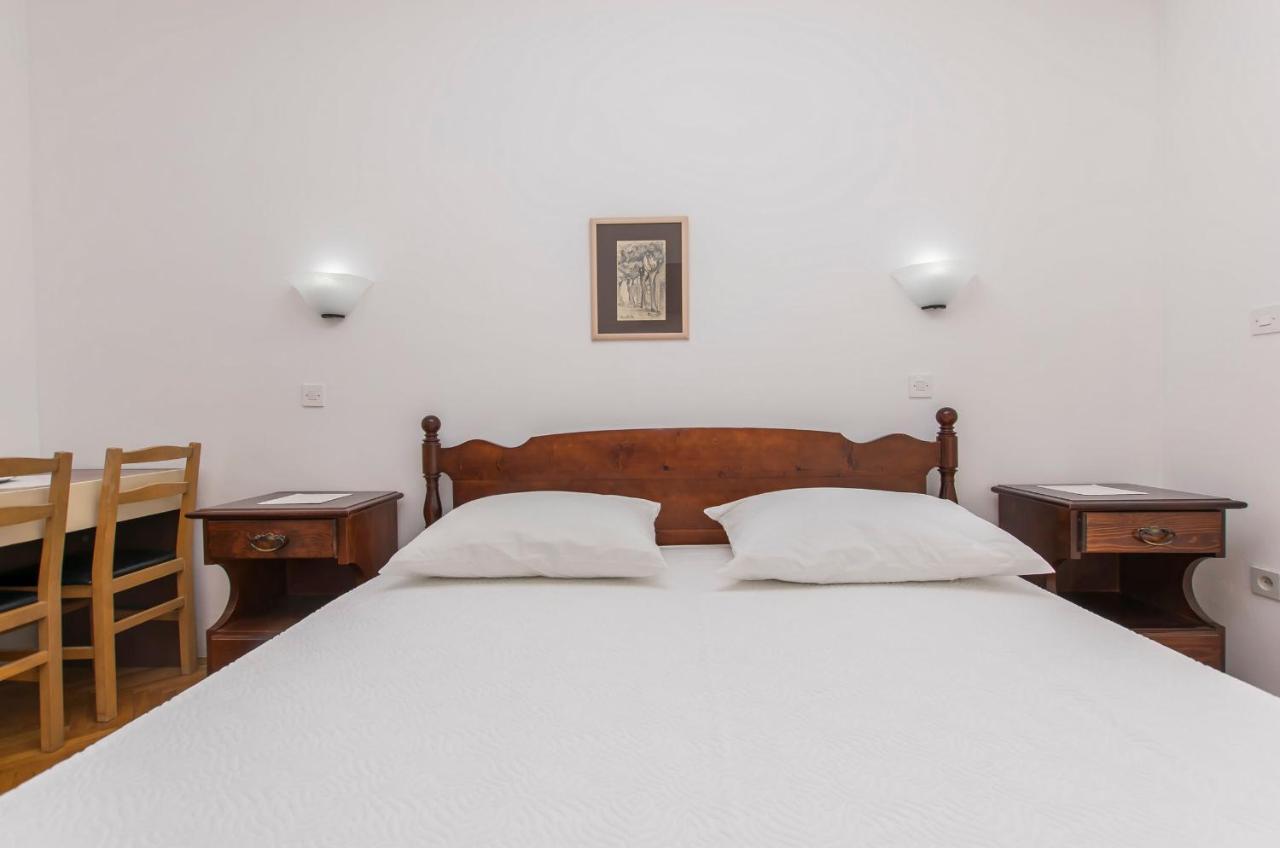 Apartment And Rooms Franka Жаборич Екстериор снимка