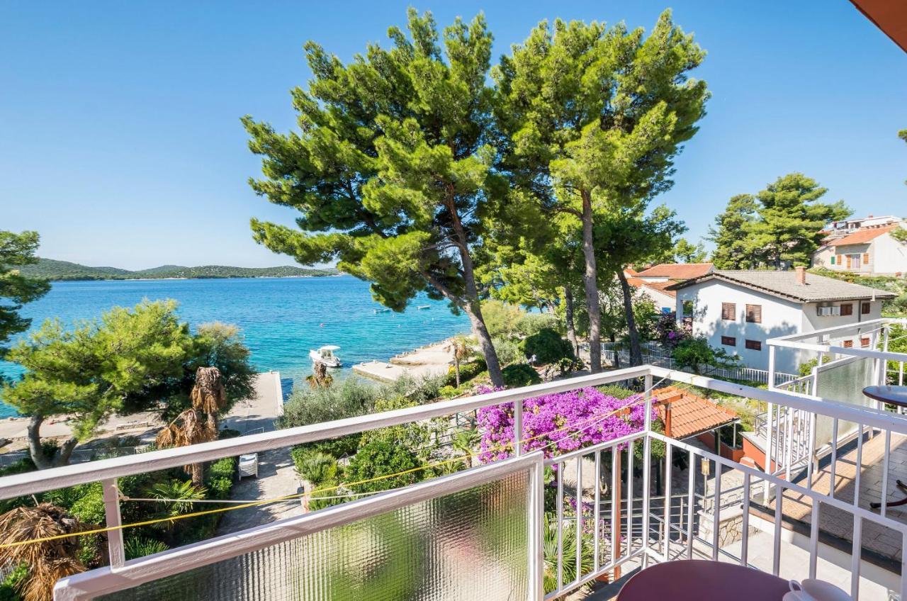 Apartment And Rooms Franka Жаборич Екстериор снимка