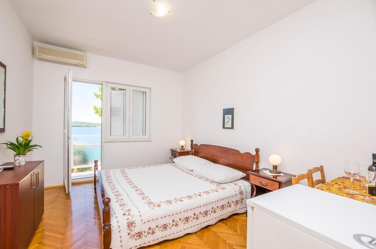 Apartment And Rooms Franka Жаборич Екстериор снимка