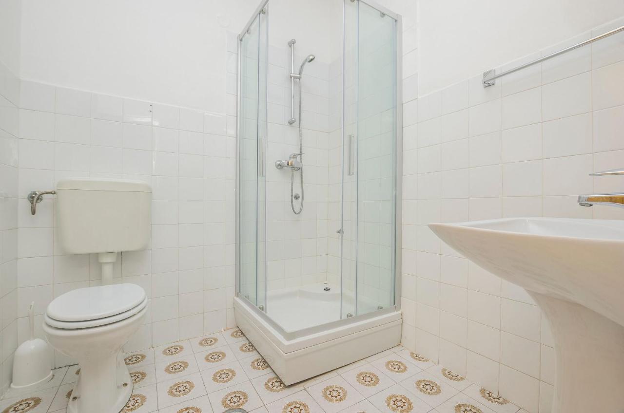 Apartment And Rooms Franka Жаборич Екстериор снимка