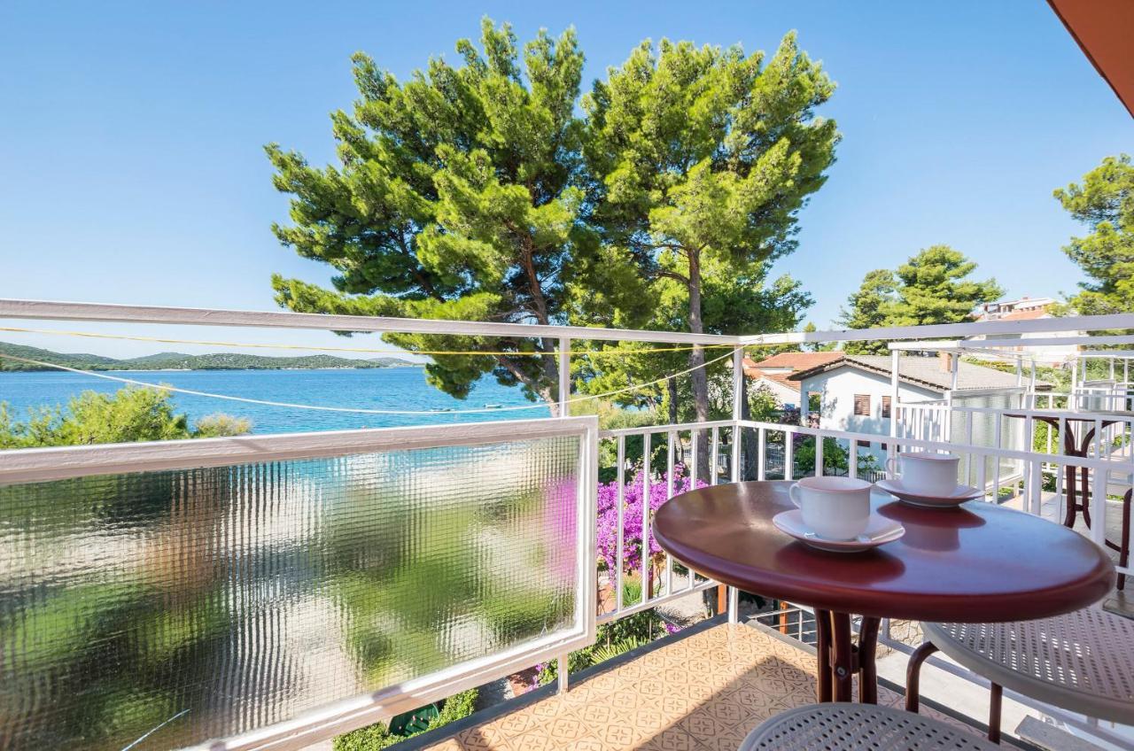 Apartment And Rooms Franka Жаборич Екстериор снимка