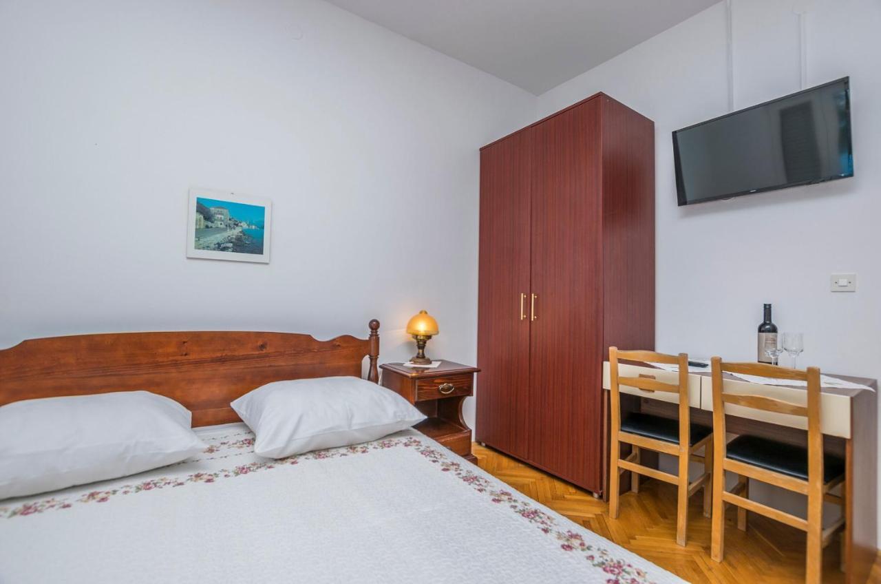 Apartment And Rooms Franka Жаборич Екстериор снимка
